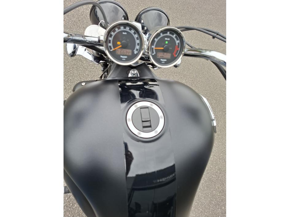TRIUMPH ROCKET 3