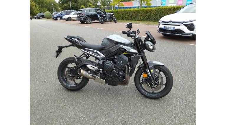 TRIUMPH STREET TRIPLE 765 R