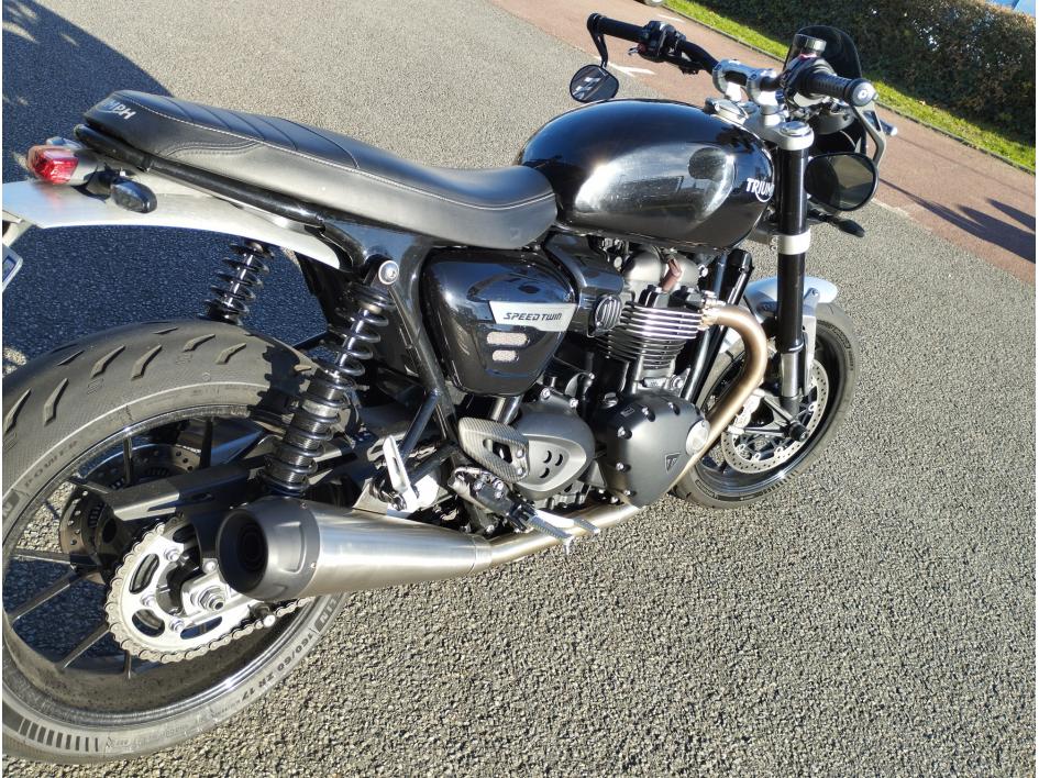 TRIUMPH SPEED TWIN 1200 NOIR MULTI OPTIONS