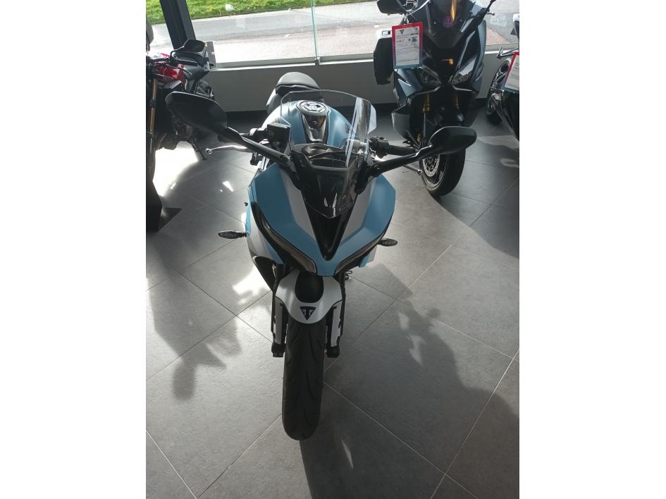 TRIUMPH 	DAYTONA 660