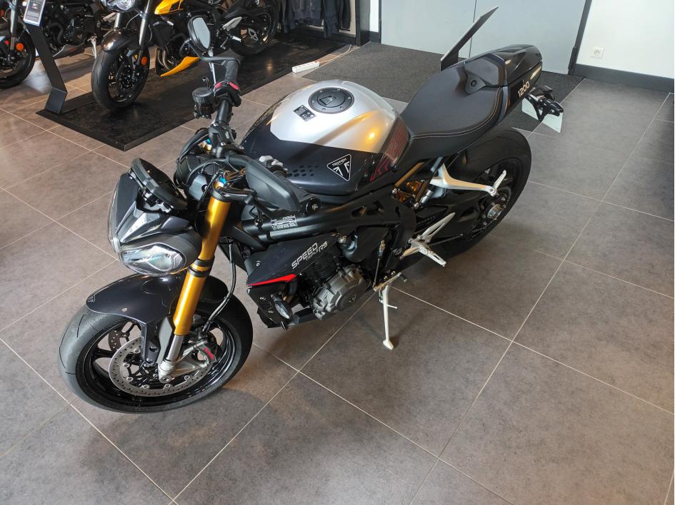TRIUMPH SPEED TRIPLE 1200 RS