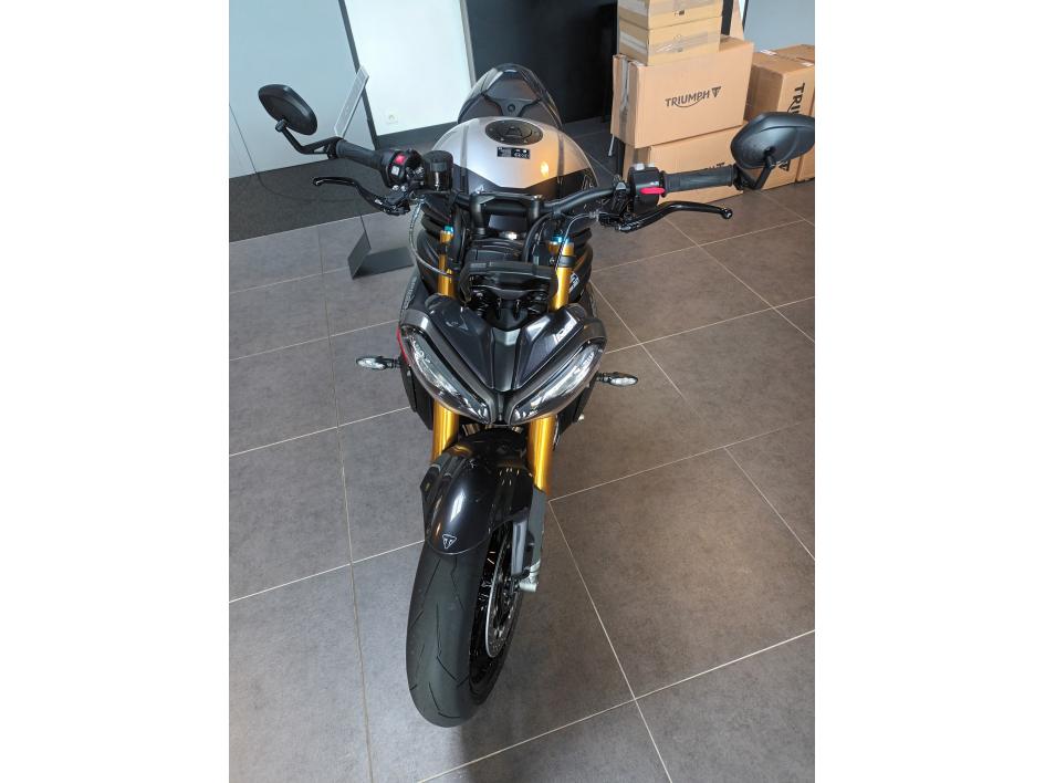 TRIUMPH SPEED TRIPLE 1200 RS