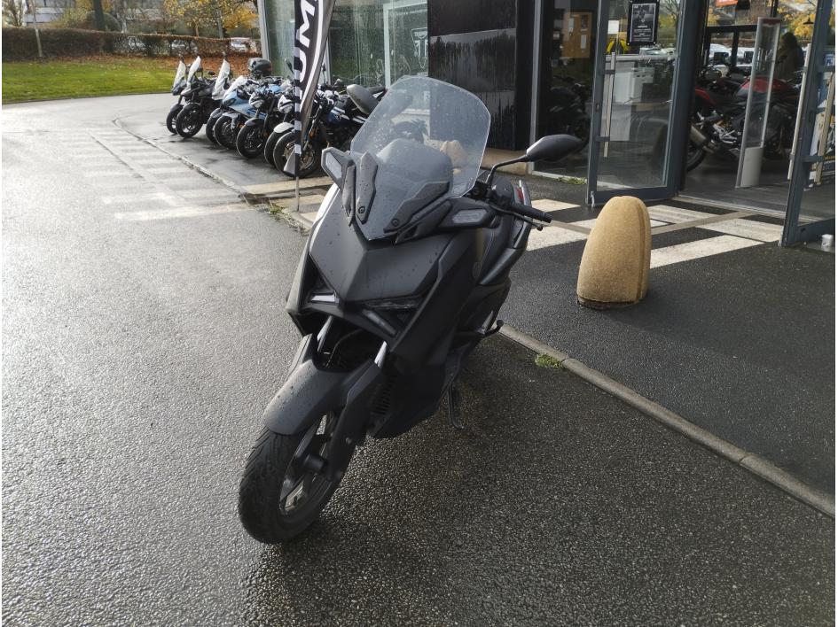 YAMAHA XMAX 125 2024 noir mat